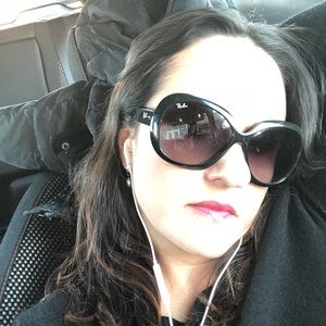 Meet your Posher, Lorena